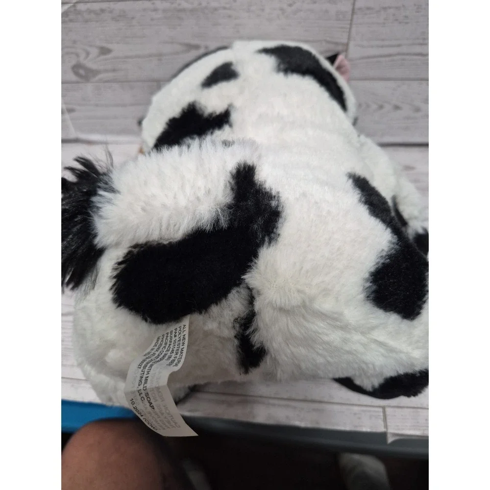 The Unbranded Brand charm cow